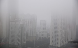 Hà Nội tắc đường cả tiếng, sương mù bao trùm toàn thành phố
