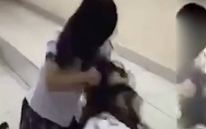 Nữ sinh đánh nhau trong lớp, 13 học sinh khác bị kỷ luật theo 