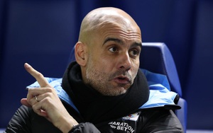 Man City thua sốc, Pep Guardiola bái phục "Phù thủy" Bielsa