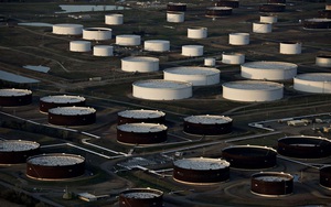 Còn rất nhiều dầu được dự trữ khắp nơi trên toàn cầu, dễ hiểu vì sao OPEC+ thận trọng