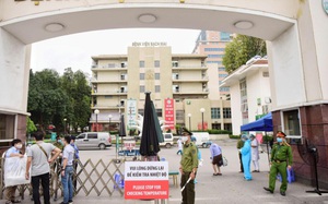 Hơn 200 nhân viên bệnh viện Bạch Mai xin nghỉ việc: Lý do thu nhập thấp không thực sự thuyết phục