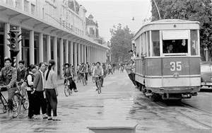 Ảnh để đời những chuyến tàu điện ở Hà Nội năm 1973