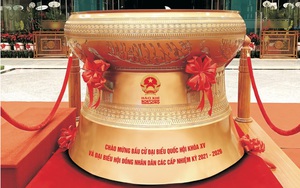 Đúc trống đồng Đông Sơn nặng 300kg chào mừng bầu cử Quốc hội khóa XV