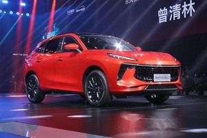 Xe Trung Quốc Dongfeng &quot;nhái&quot; Porsche, giá ngỡ ngàng tại Việt Nam