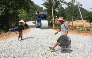 Người dân Mộc Châu: Góp tiền và hàng nghìn ngày công lao động XDNTM