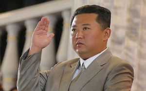 Hình ảnh mới của nhà lãnh đạo Kim Jong Un sau hành trình giảm cân đáng kinh ngạc