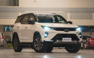 Toyota Fortuner LTD 2022 sở hữu trang bị mới, giá hơn 1 tỷ đồng