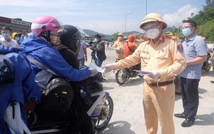 Đà Nẵng: Mua xe máy tặng người dân khó khăn về quê