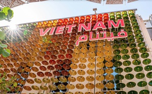 Độc đáo với 800 chiếc nón lá bọc lá sen được trưng bày tại Dubai