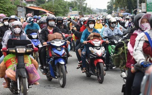 Đồng Nai: Hơn 3.000 công dân vỡ òa hạnh phúc khi được "dỡ rào", có xe dẫn đường về quê