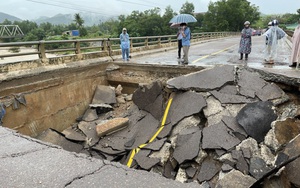 Bình Định: Sạt lở mố cầu, huyện miền núi Vân Canh bị chia cắt nhiều giờ