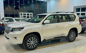 Ảnh thực tế Toyota Land Cruiser Prado 2022 vừa ra mắt Việt Nam, giá bán bất ngờ