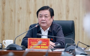 Bộ trưởng Lê Minh Hoan được mời ăn trái "cà na Thái" và nỗi lo của ngành giống cây trồng Việt Nam