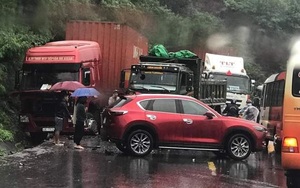 Vượt container, người phụ nữ lái ô tô tông vào xe tải gây tai nạn liên hoàn