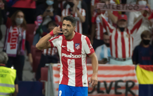 Giúp Atletico Madrid hạ Barcelona, Suarez ăn mừng mỉa mai HLV Koeman