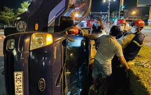 Đà Nẵng: Giải cứu tài xế mắc kẹt trong cabin xe tải bị lật giữa đêm khuya