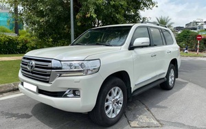 Ngỡ ngàng mức &quot;ăn xăng&quot; của Toyota Land Cruiser được chính chủ xe tiết lộ