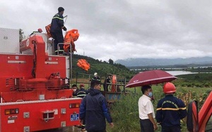 Kon Tum: Chèo thuyền ra giữa hồ câu cá, hai thanh niên mất tích