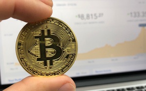 Giá Bitcoin hôm nay 1/11: Đóng cửa nến tháng trên 63.000 USD lần đầu tiên