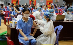 Lý do Đà Nẵng hoãn tiêm vaccine phòng Covid-19 cho học sinh lớp 8, 9