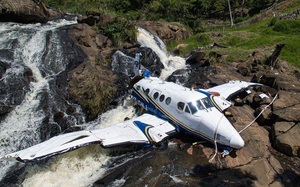 Ảnh thế giới 7 ngày qua: Chiếc máy bay rơi ở Brazil và cánh đồng tuyết trắng tại Trung Quốc