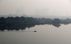 Thủ đô ô nhiễm nghiêm trọng, chính phủ Ấn Độ cho phép người dân làm việc tại nhà