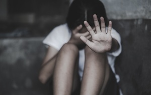 Ấn Độ rúng động vì thiếu nữ 16 tuổi tố bị hàng trăm đàn ông hãm hiếp