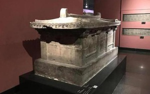 Khai quật mộ cổ 1.000 năm: Lời nguyền trên quan tài khiến người đời phát hoảng