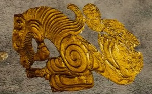 Khai quật được 'quốc bảo' sư tử vàng nặng 1 tấn trong lăng mộ cổ, bí ẩn danh tính mỹ nhân bên trong