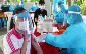 Ninh Thuận: Hàng trăm học sinh THPT háo hức tiêm phòng vaccine Covid-19
