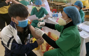 Bắc Giang: 2 học sinh 16 tuổi phản ứng nặng sau tiêm vaccine phòng Covid-19 qua cơn nguy kịch