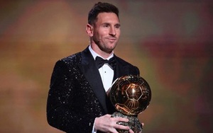 Vượt qua Lewandowski, Lionel Messi giành Quả Bóng Vàng 2021