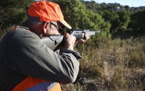 Thợ săn vô tình giết con gái 11 tuổi vì bắn nhầm