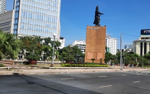 Người dân TP.HCM đồng tình việc đặt lư hương tại tượng Trần Hưng Đạo ở công viên Mê Linh