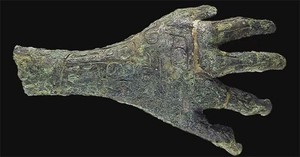 Bàn tay bí ẩn trong mộ cổ 3.000 năm thời nhà Thương 