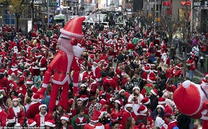 Mỹ: “Biển” người giả trang Ông già Noel tràn ngập New York chào đón Lễ hội SantaCon trở lại