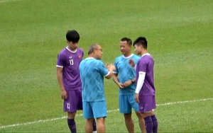 Tại sao thầy Park gặp riêng Quang Hải, Hoàng Đức trước trận gặp Indonesia?