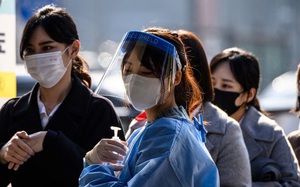Hàn Quốc phải đảo ngược kế hoạch 'sống chung với Covid-19' vì các ca bệnh tăng vọt