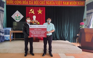 Quảng Nam: Agribank trao quà cho học sinh có hoàn cảnh khó khăn do ảnh hưởng Covid-19