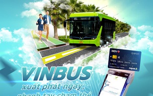 Người dân Thủ đô mua vé xe buýt điện bằng thẻ BIDV NAPAS