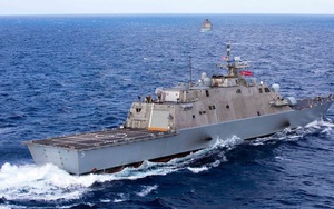 Tàu chiến của Mỹ bất ngờ 'gặp nạn' do Covid-19