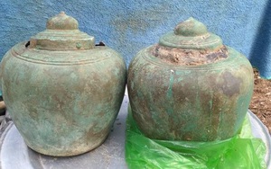 Hé lộ nguồn gốc của 2 hũ kim loại cổ phát hiện ở Yên Tử