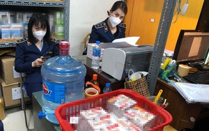 Hà Nội: Thu giữ thực phẩm bảo vệ sức khỏe kém chất lượng nghi hàng giả ở chợ thuốc lớn nhất miền Bắc