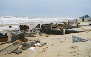 TT-Huế: Nhiều khu vực bờ biển sạt lở nghiêm trọng do biến đổi khí hậu, thủy điện xả lũ 