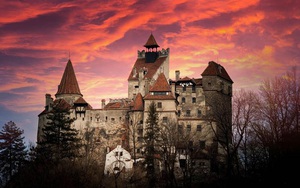 Romania: Đến thăm Lâu đài “ma cà rồng” khách du lịch bất ngờ được nhận điều này