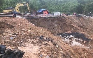 Đắk Lắk: Đường đang thi công sạt trượt xuống sông sau trận mưa lớn