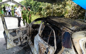 Nóng: Bộ xương người cháy khô trên xe taxi ở An Giang