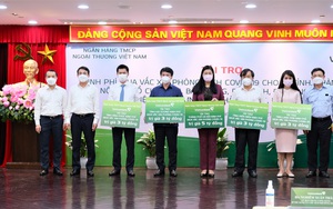 Vietcombank tài trợ 40 tỷ đồng trong đợt cao điểm quyên góp ủng hộ, phòng chống dịch Covid-19