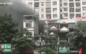 Hà Nội: Cháy lớn tại cửa hàng áo cưới ở Tam Trinh