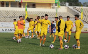 Nóng: Toàn bộ đội 1 của CLB bóng đá Sông Lam Nghệ An bị cách ly vì Covid-19